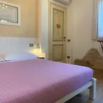 Bed & Breakfast Le Stanze Di Papa 3*
